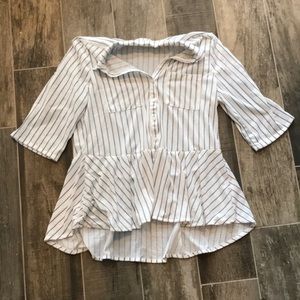 Mid-length sleeve flowy top